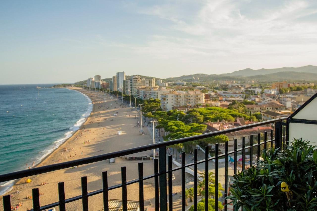 Spacious Seafront Apartment Platja d'Aro Ngoại thất bức ảnh